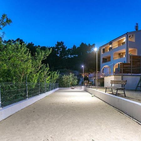 Apartments Fiona - Away From City Crowds Makarska Exteriör bild