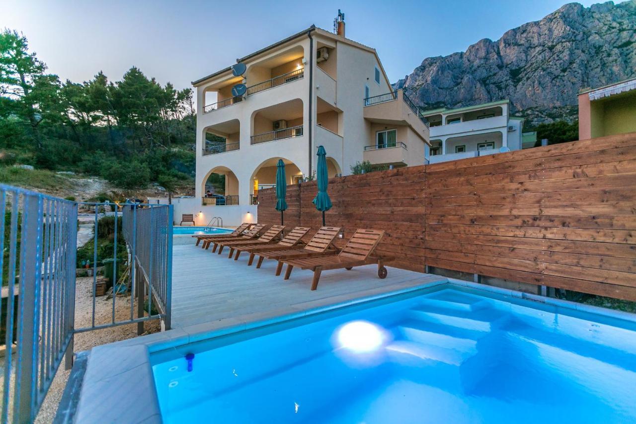 Apartments Fiona - Away From City Crowds Makarska Exteriör bild