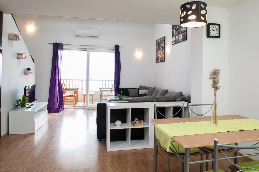 Apartments Fiona - Away From City Crowds Makarska Rum bild