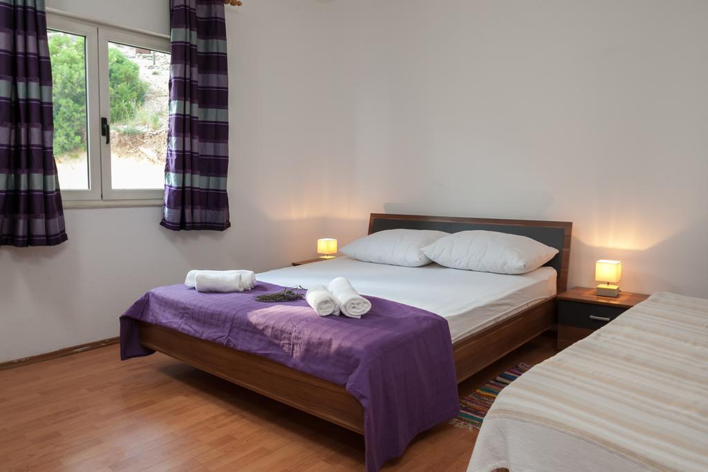 Apartments Fiona - Away From City Crowds Makarska Rum bild